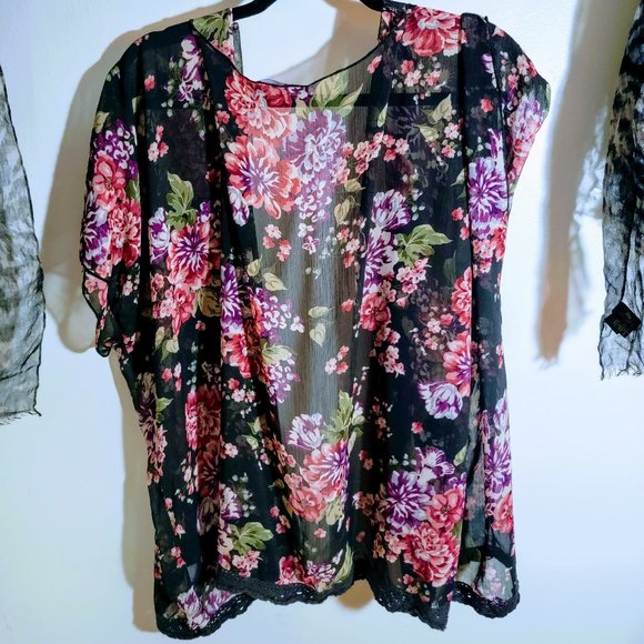 ⭐Mason & Mackenzie ⭐Black Colorful Floral ⭐️ Kimono Cardigan ⭐️ Flowing and FAB - Picture 9 of 12